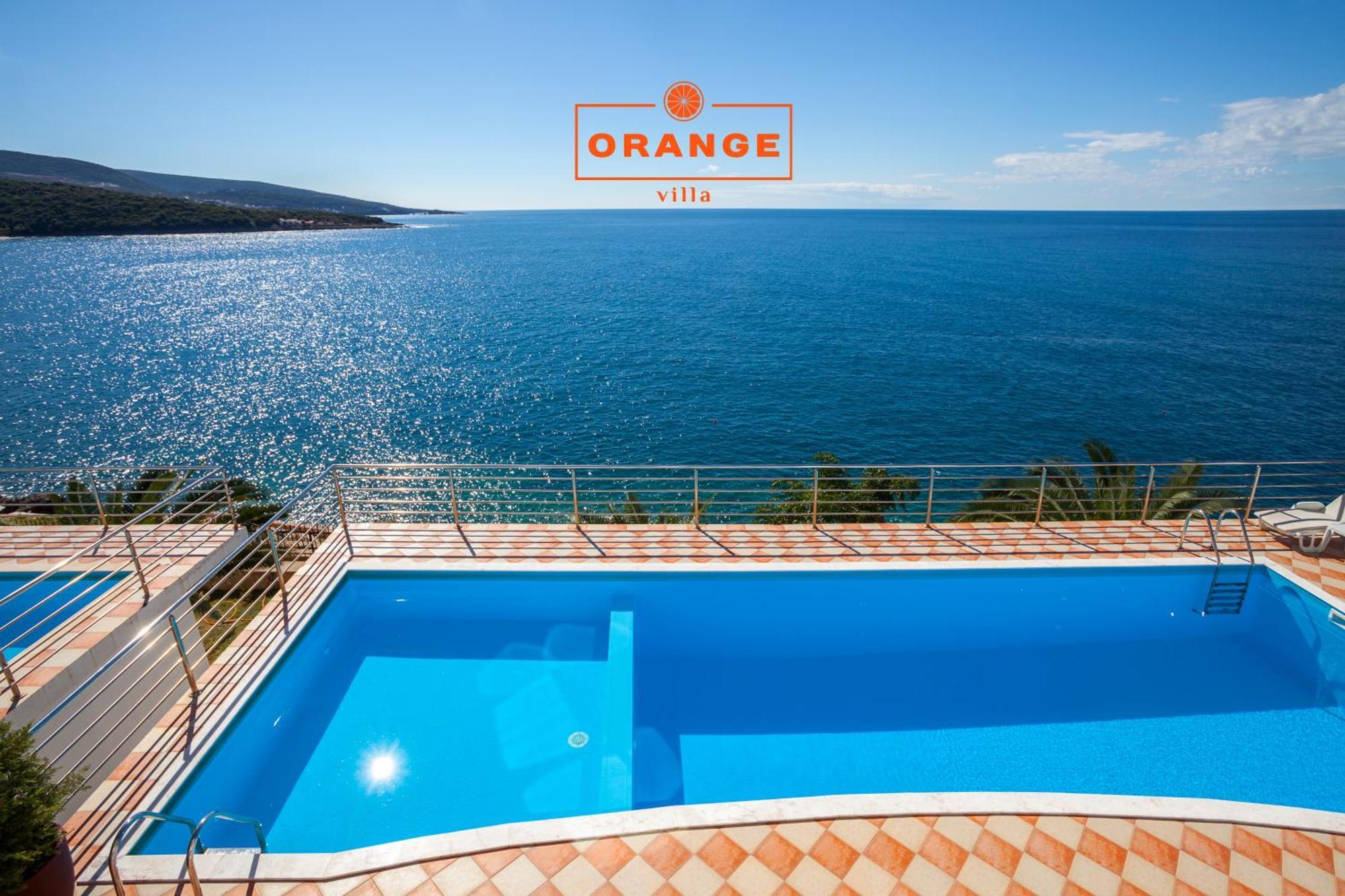 Villa Orange - 7 Bedrooms - 5 Star Location - Views - Pool